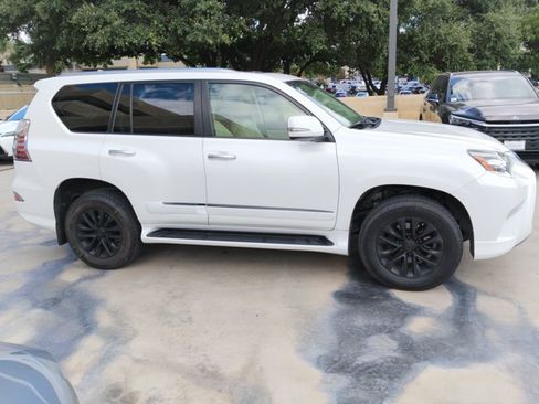 Used 2019 Lexus GX 460 Premium w/ Premium Package AWD/4WD image 4