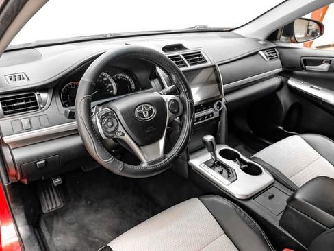 Used 2012 Toyota Camry SE FWD image 3