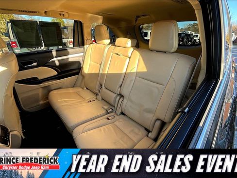 Used 2017 Toyota Highlander XLE image 24