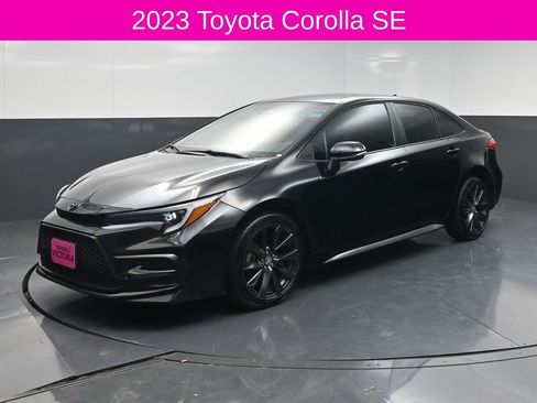 Used 2023 Toyota Corolla SE FWD image 2