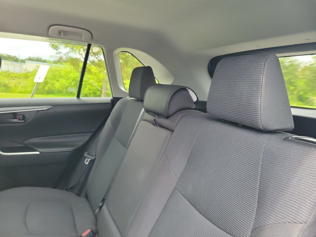 Certified 2024 Toyota RAV4 LE AWD/4WD image 23