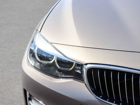Used 2018 BMW 330i Gran Turismo xDrive AWD/4WD image 11