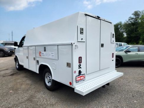 New 2025 Chevrolet Express 3500 w/ Power Convenience Package image 10