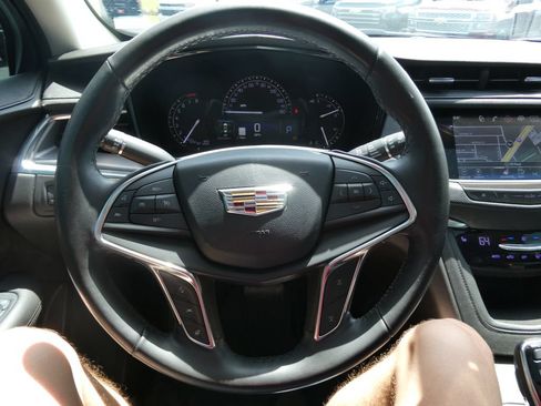 Certified 2019 Cadillac XT5 Luxury FWD image 34