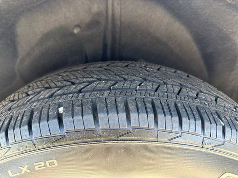 Used 2023 Buick Enclave Premium w/ Experience Buick Package FWD image 38