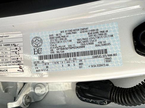 Used 2023 Ford F350 Platinum w/ FX4 Off-Road Package image 36