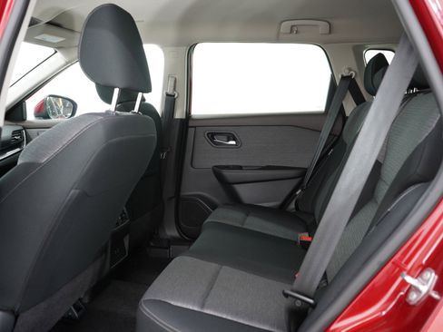 Used 2023 Nissan Rogue SV AWD/4WD image 14