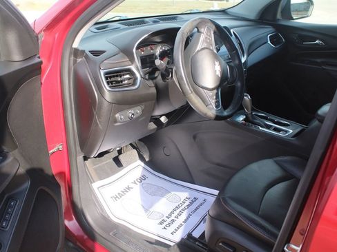 Used 2018 Chevrolet Equinox Premier image 18