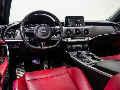 Used 2020 Kia Stinger GT1 image 5