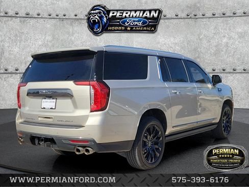 Used 2024 GMC Yukon XL Denali Ultimate AWD/4WD image 4