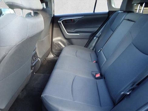 Used 2025 Toyota RAV4 LE AWD/4WD image 9