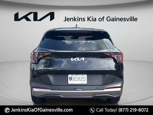 New 2026 Kia Sportage LX FWD image 4