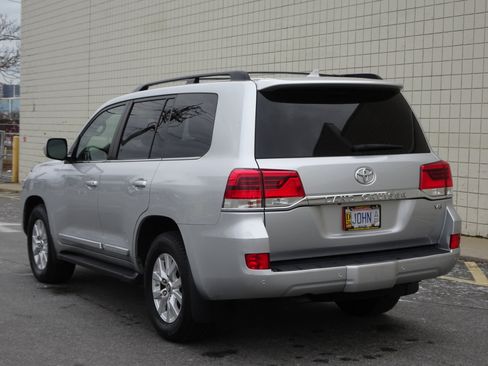 Used 2018 Toyota Land Cruiser image 5