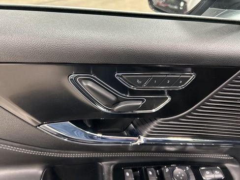 Used 2022 Lincoln Corsair AWD w/ Equipment Group 101A image 12