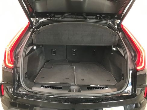 Used 2025 Cadillac XT4 Premium Luxury image 29