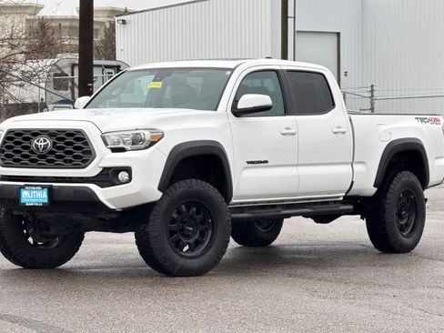 Used 2020 Toyota Tacoma TRD Off-Road image 1