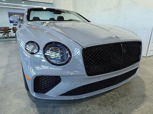 Used 2024 Bentley Continental GT V8 image 11