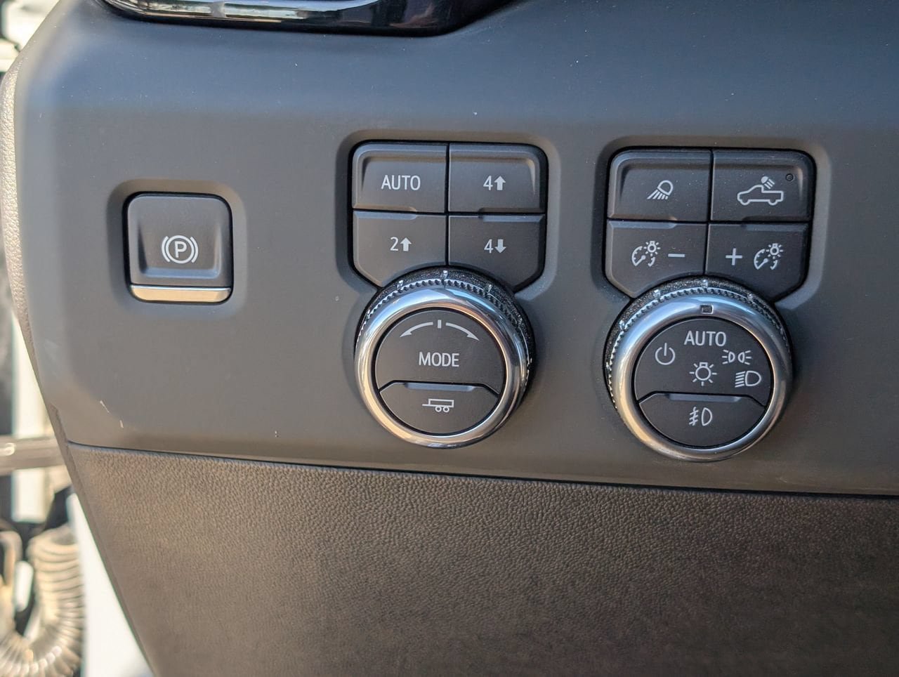 Used 2025 GMC Sierra 2500 AT4X AWD/4WD image 22