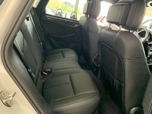 Used 2023 Porsche Macan image 15