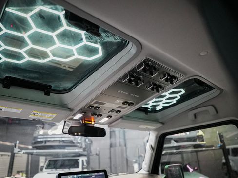 Used 2024 INEOS Grenadier Fieldmaster Edition AWD/4WD image 36