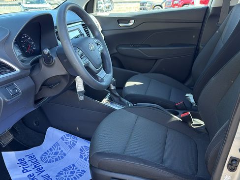 Used 2022 Hyundai Accent SE FWD image 18