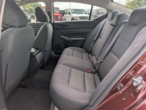 Used 2025 Nissan Altima 2.5 SV FWD image 12