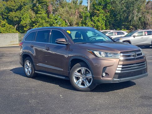 Used 2019 Toyota Highlander Limited image 18