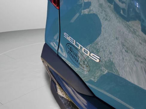 New 2026 Kia Seltos EX FWD image 31