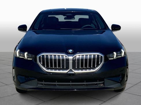 Used 2025 BMW 530i image 3