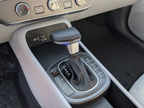 New 2026 Hyundai Kona SE image 16