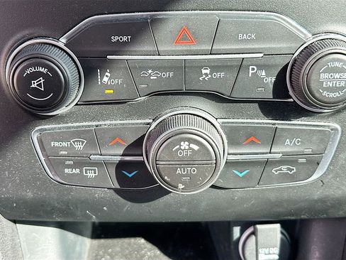 Used 2016 Dodge Charger R/T w/ Premium Group image 18