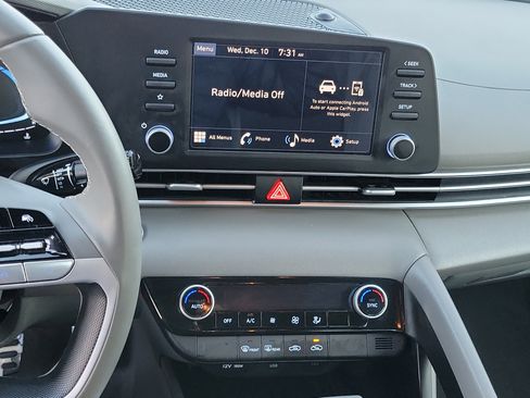 Certified 2025 Hyundai Elantra Sport image 11