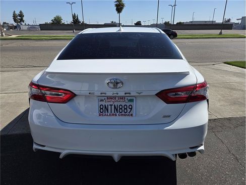 Used 2020 Toyota Camry SE w/ Carpet Mat Package FWD image 6
