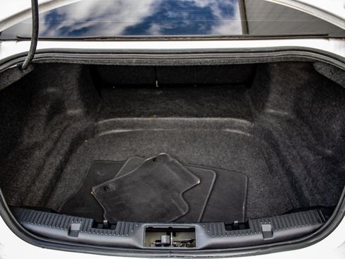 Used 2016 Ford Taurus SEL w/ Equipment Group 201A image 23