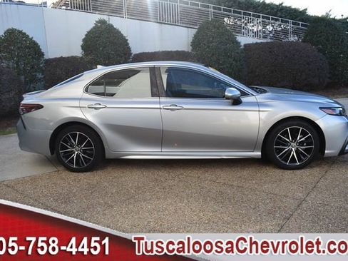 Used 2021 Toyota Camry SE image 11