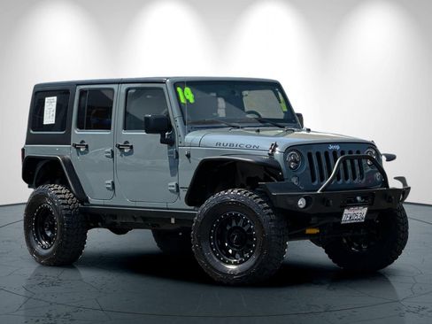 Used 2014 Jeep Wrangler Unlimited Rubicon w/ Connectivity Group AWD/4WD image 2