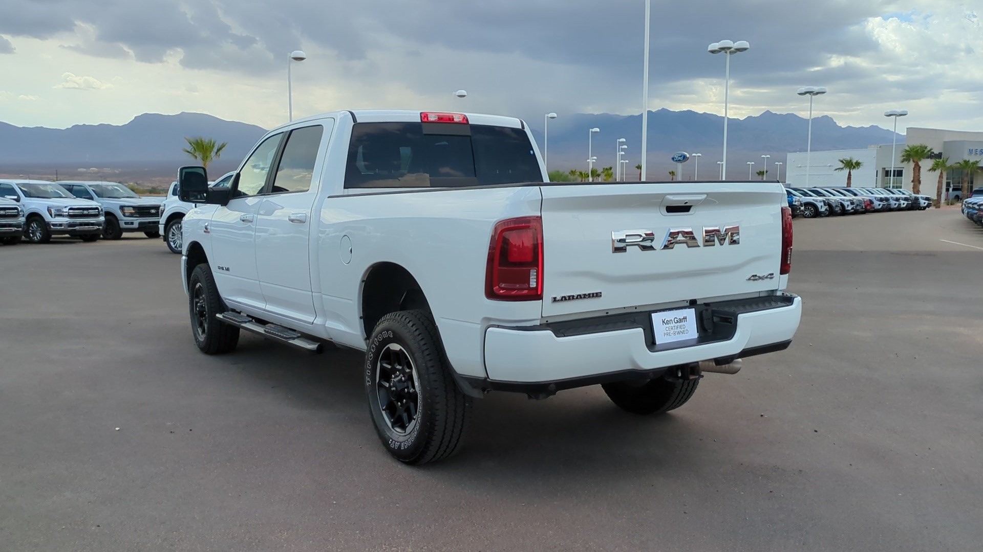 Used 2025 RAM 2500 Laramie AWD/4WD image 5