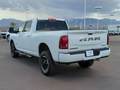 Used 2025 RAM 2500 Laramie AWD/4WD image 5