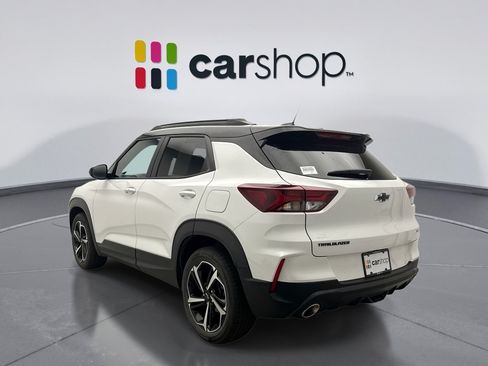 Used 2023 Chevrolet TrailBlazer RS w/ Sun and Liftgate Package FWD image 3