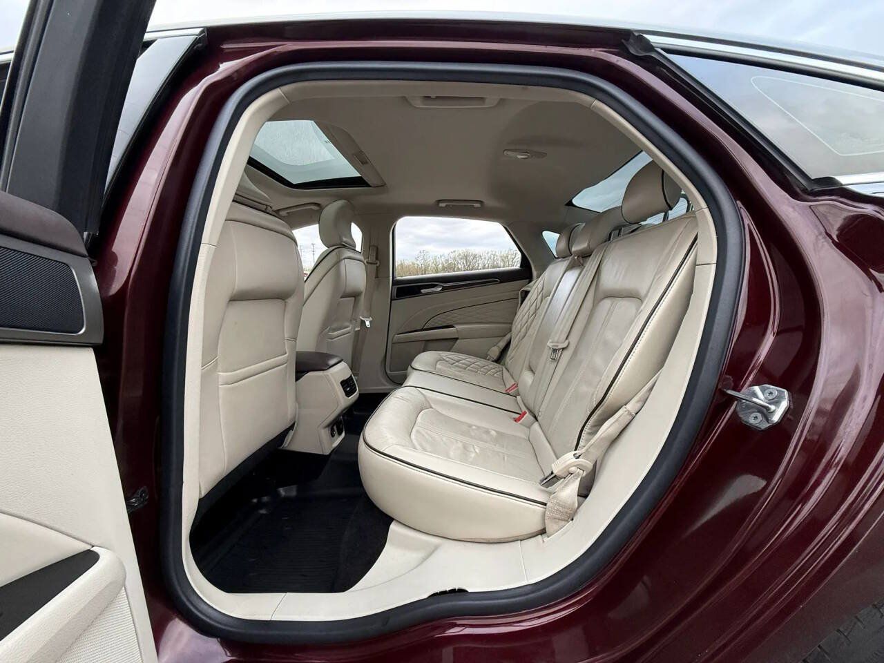 Used 2017 Ford Fusion Platinum FWD image 20