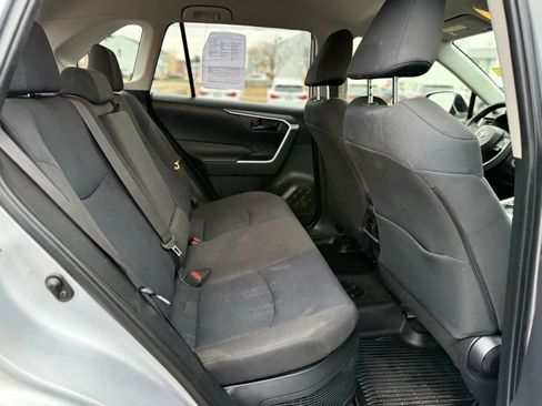 Used 2019 Toyota RAV4 LE image 17