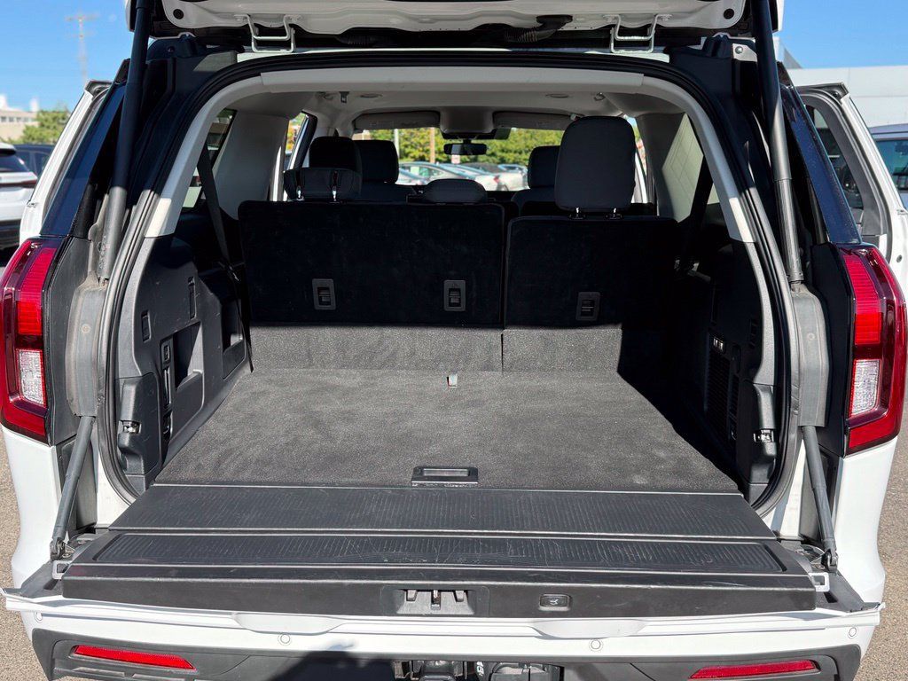 Used 2025 Ford Expedition Max Active AWD/4WD image 21