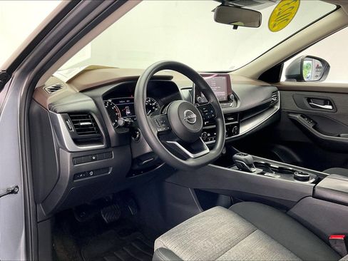 Used 2023 Nissan Rogue SV image 14