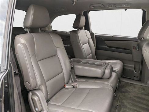 Used 2016 Honda Odyssey Touring Elite image 21
