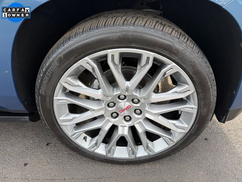 Used 2025 GMC Yukon Denali w/ Denali Reserve Package image 8