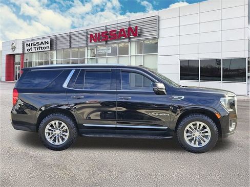 Used 2021 GMC Yukon SLT w/ SLT Luxury Plus Package image 3
