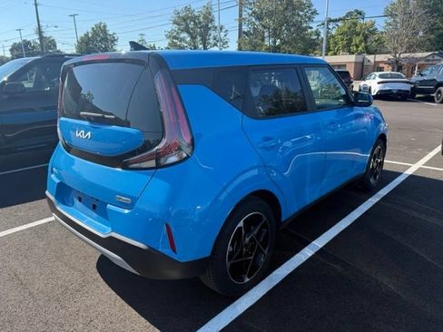 Used 2024 Kia Soul EX FWD image 3