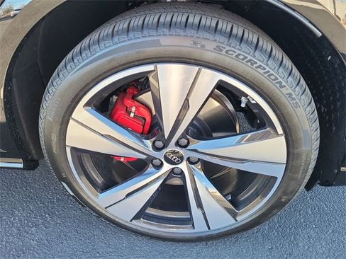 New 2025 Audi SQ5 Prestige image 20