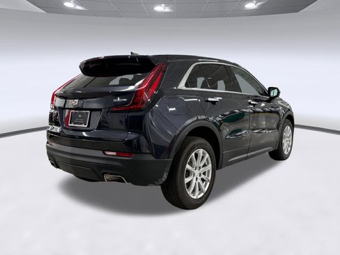 Certified 2022 Cadillac XT4 Luxury w/ Driver Awareness Package FWD image 9