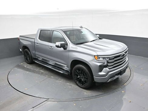 Used 2024 Chevrolet Silverado 1500 High Country w/ Technology Package image 28